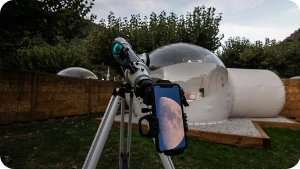 Telescopio en hotel burbuja
